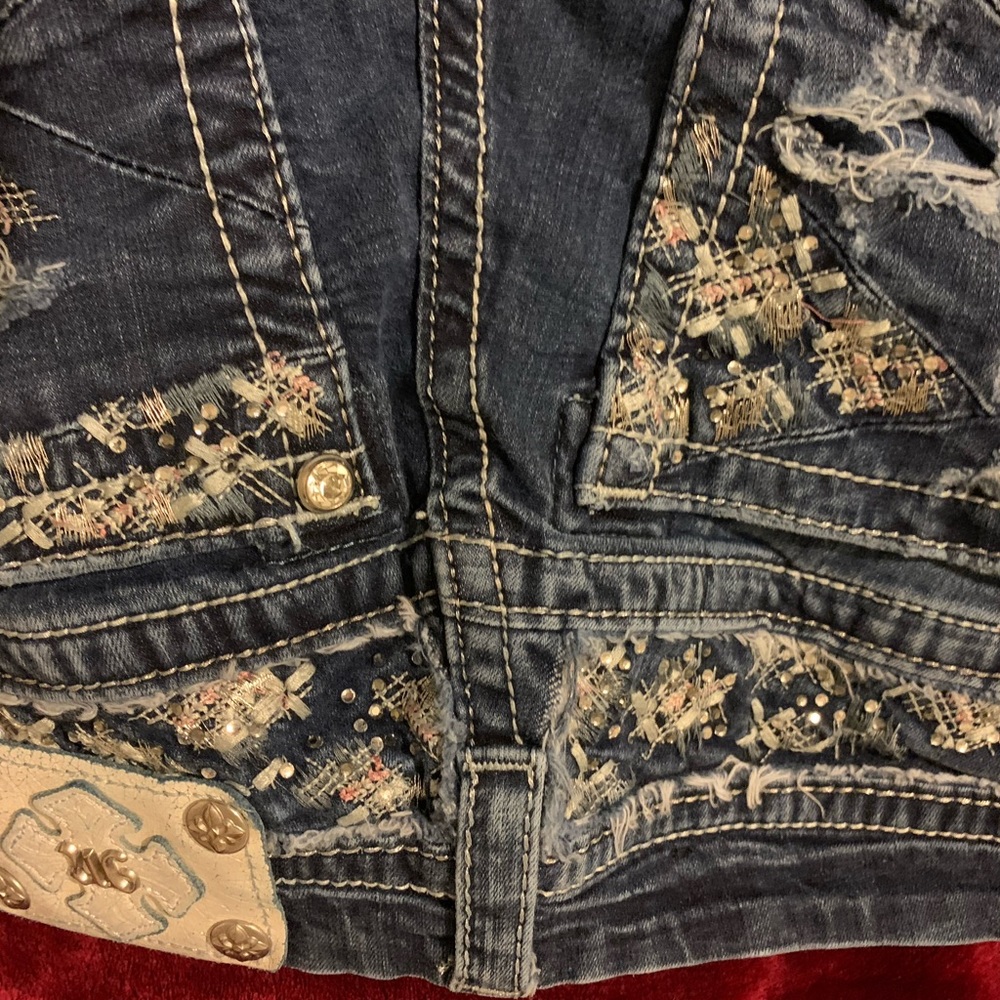 Miss me size 28/31 great condition wore one time and didn’t like the fit